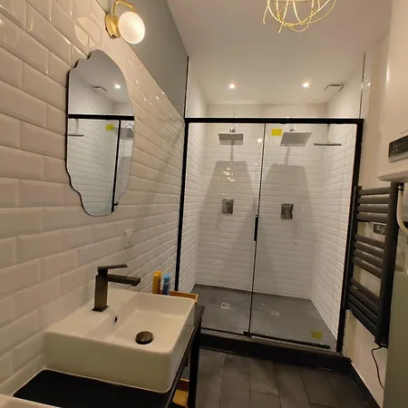 Apartment Avec 2 Jusqu'a 6 Voyageurs Proche Centre